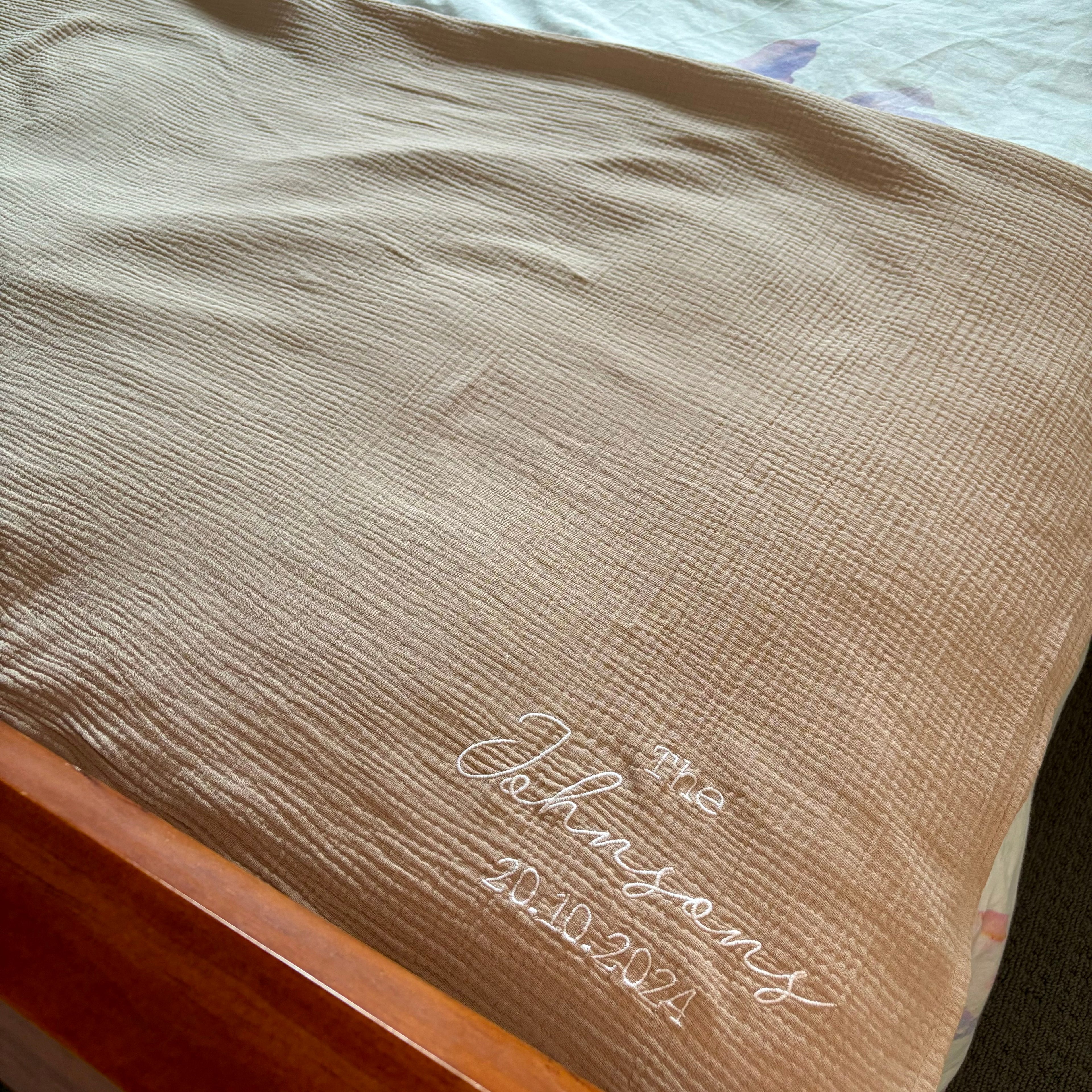 Adult Throw - Script Wedding