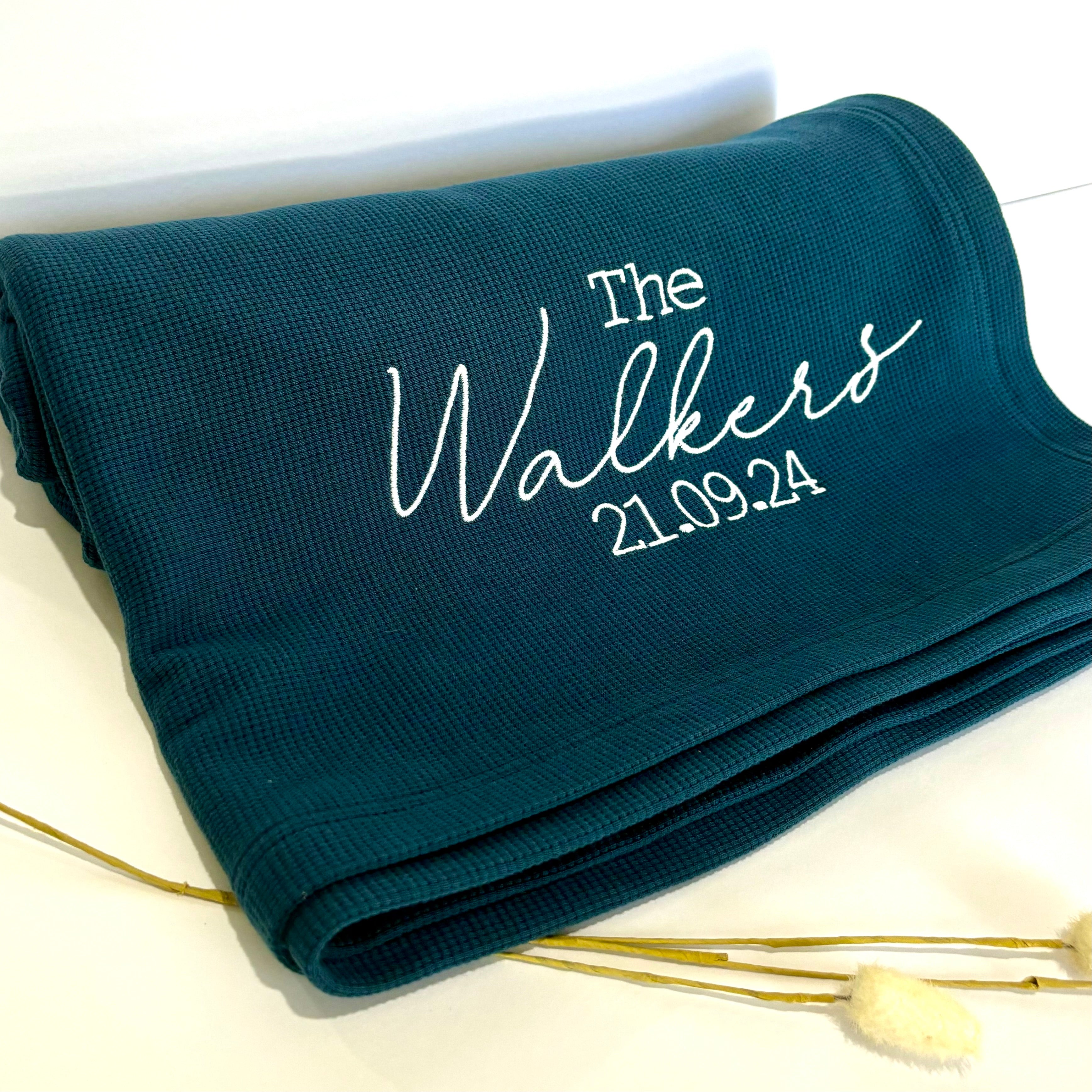 Adult Throw - Script Wedding