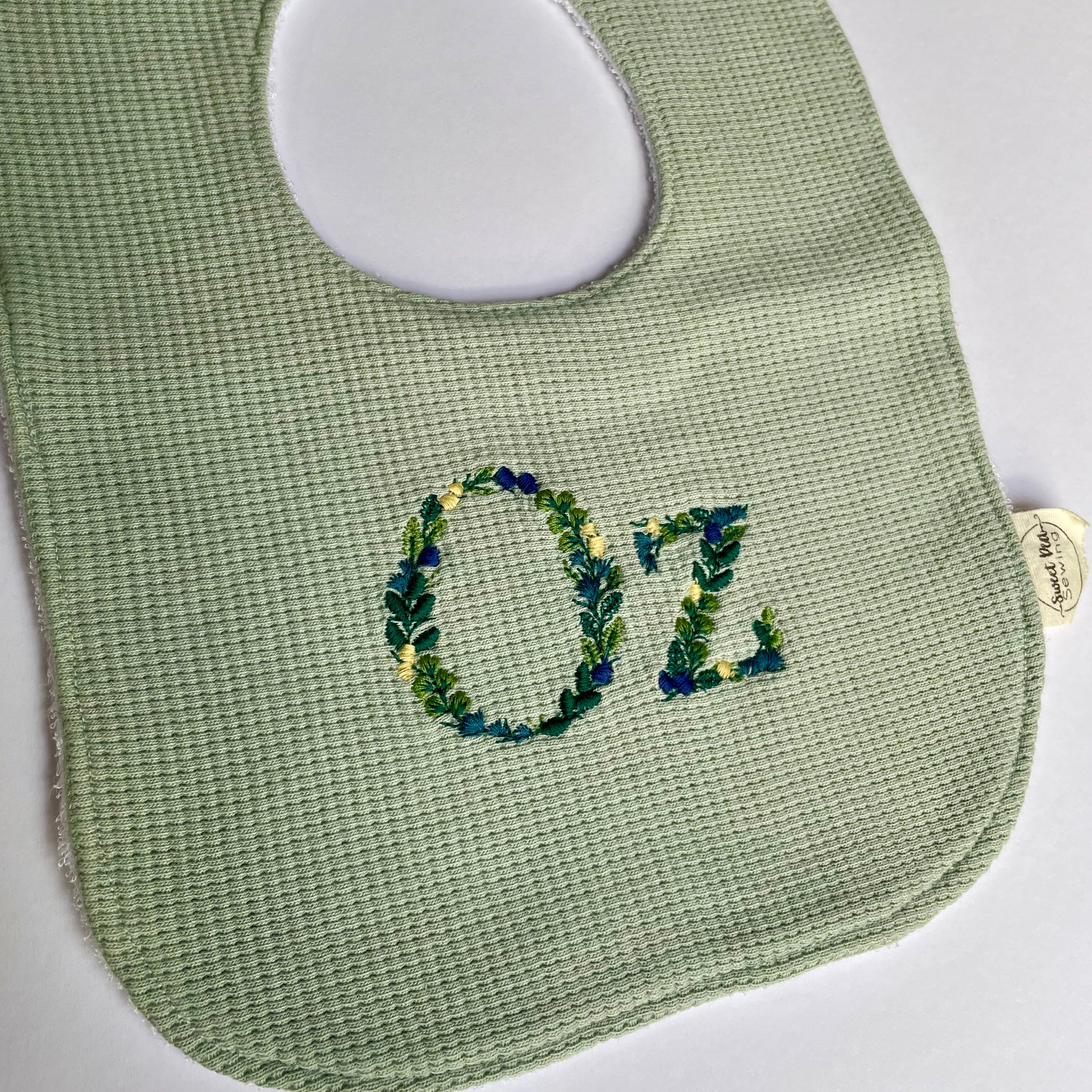 Bib - Decorative