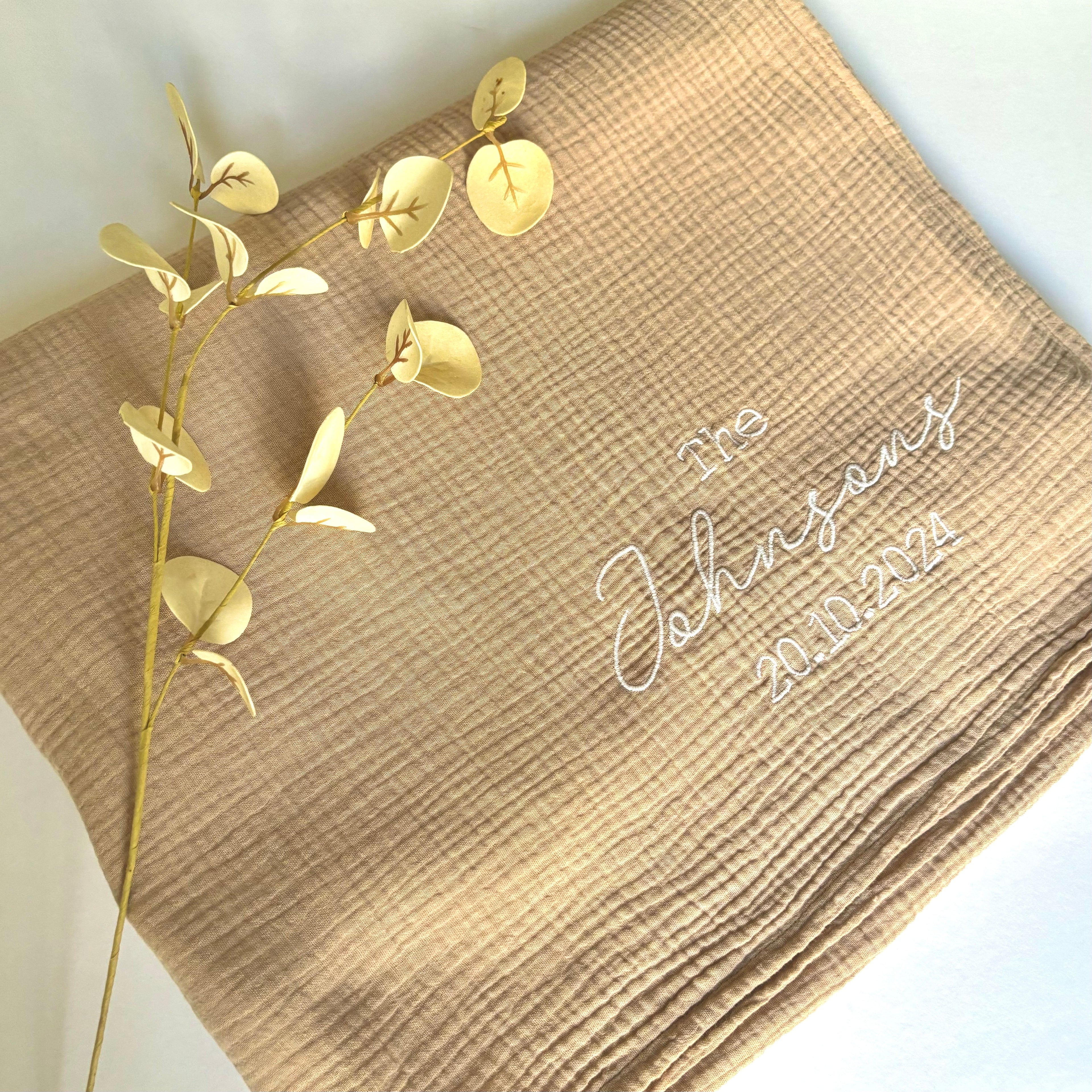Adult Throw - Script Wedding