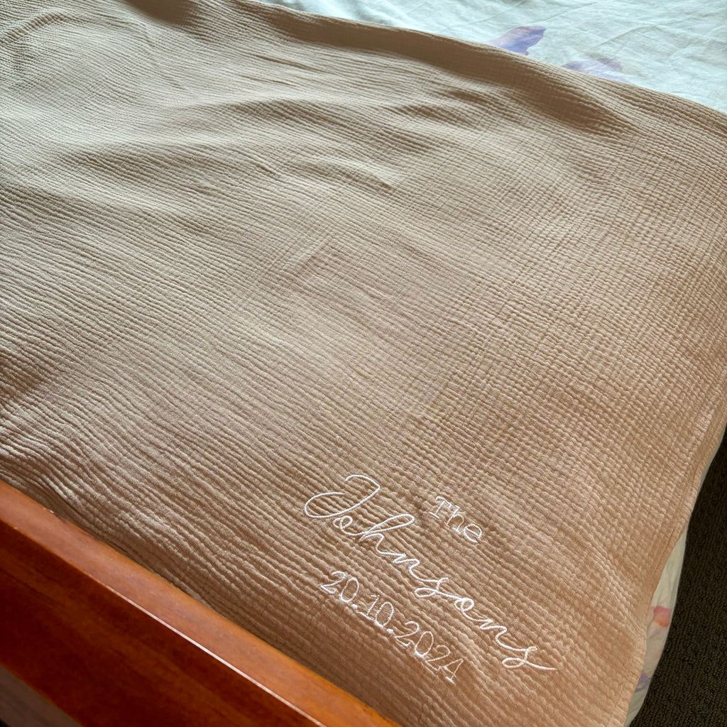 Adult Throw - Script Wedding