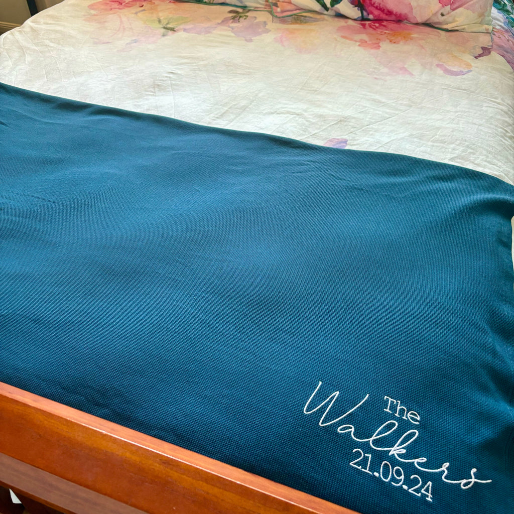 Adult Throw - Script Wedding